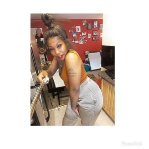 Meet your Posher, Regina